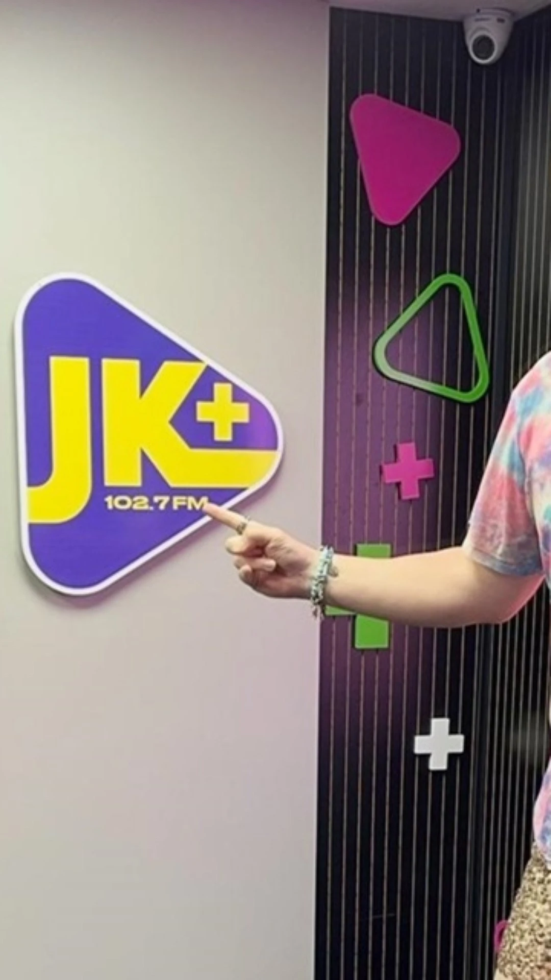 Rádio JK FM reforça seu time com a presença de Carmela