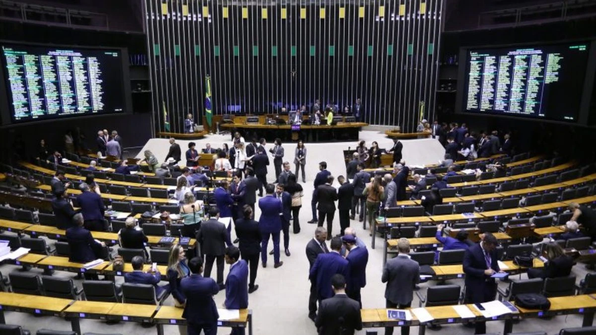 Fim da escala 6x1: cronograma prevê votação até 27 de maio