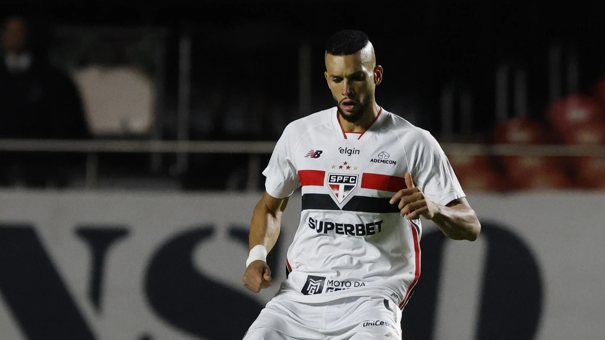 Dória volta a falhar e custa vitória na reestreia de Dorival