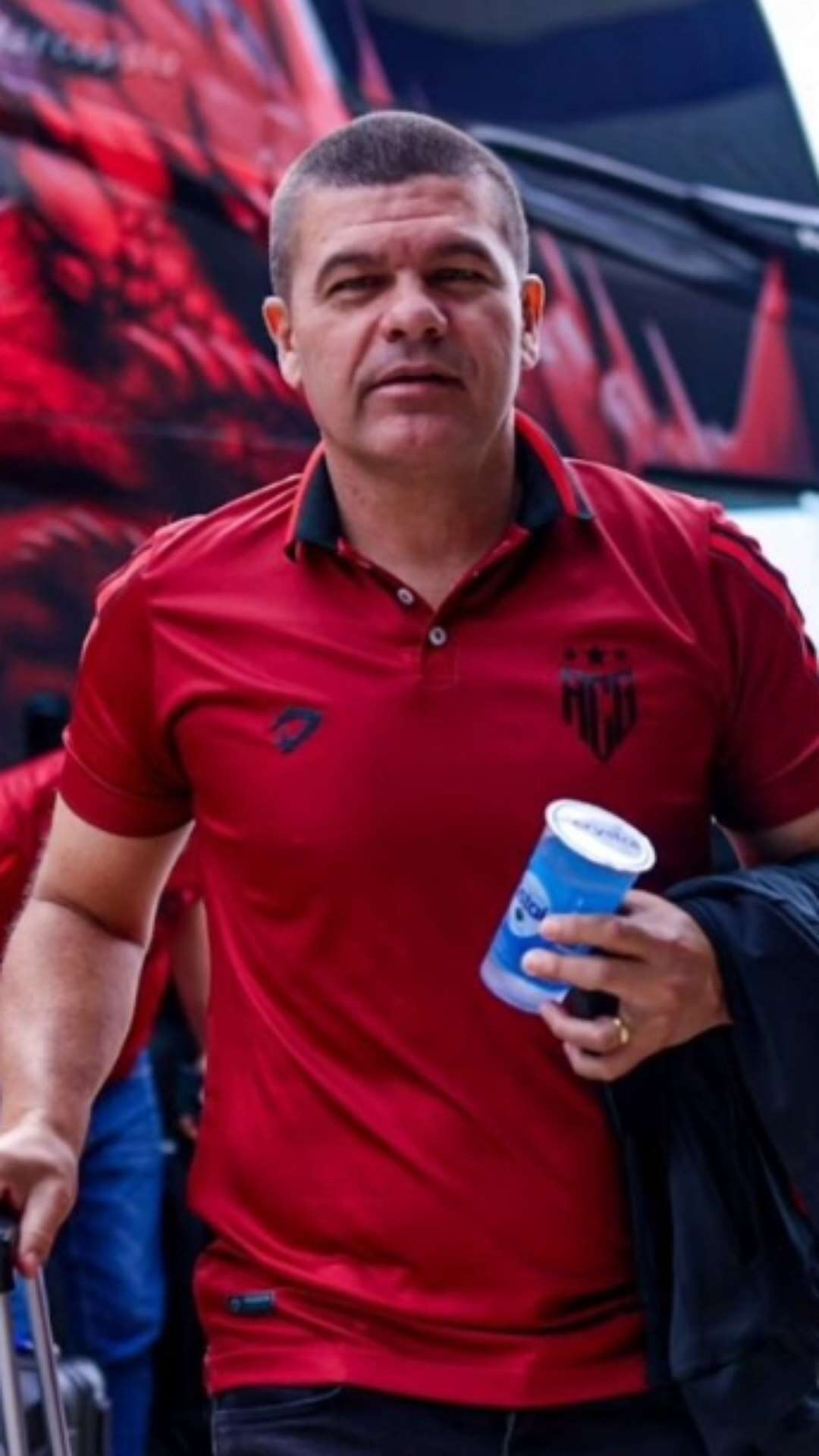 Umberto Louzer encherga comprometimento do elenco e garante um ataque “ousado” contra o Grêmio