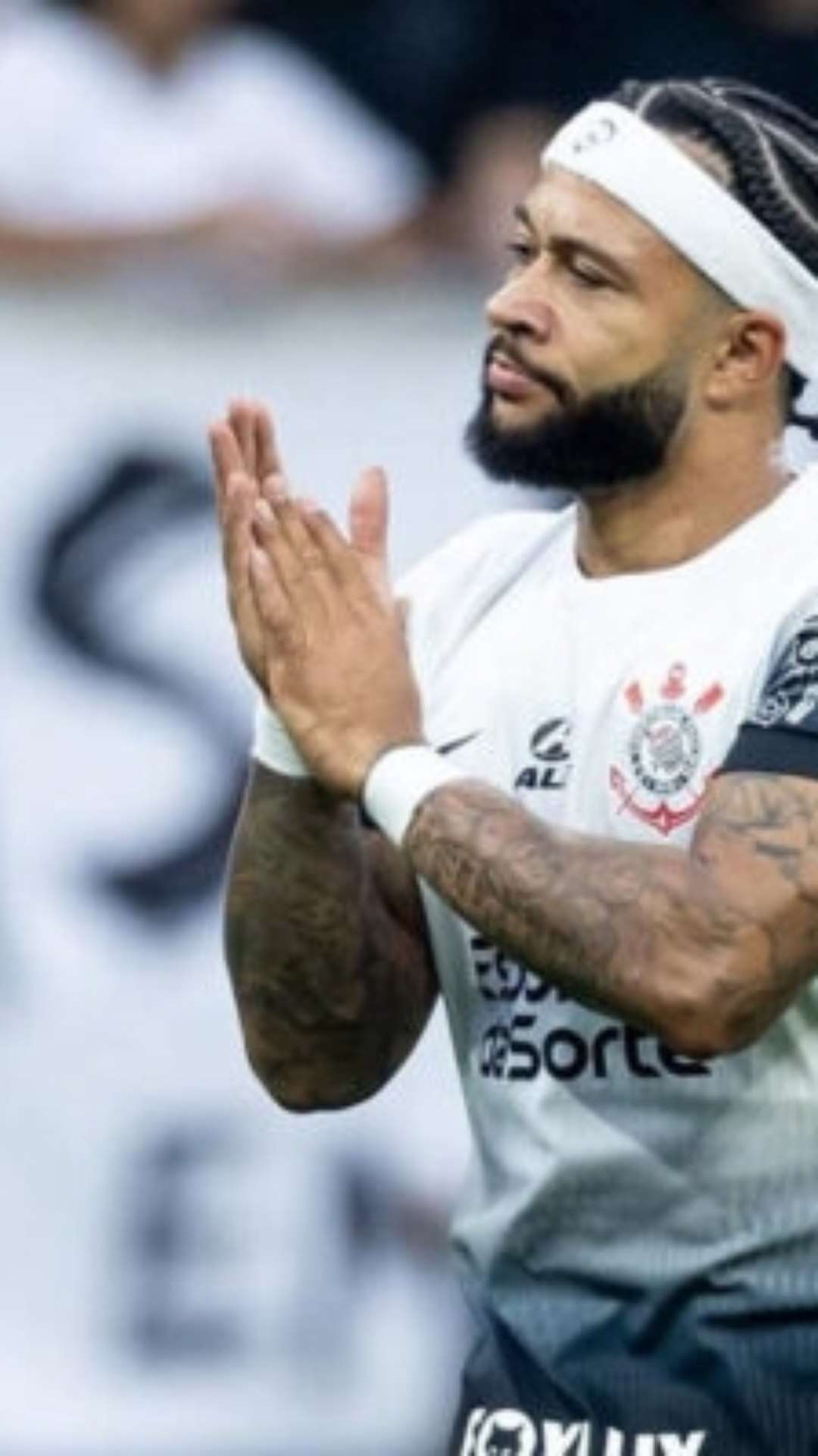 Depay promete ele e Corinthians melhores em 2025