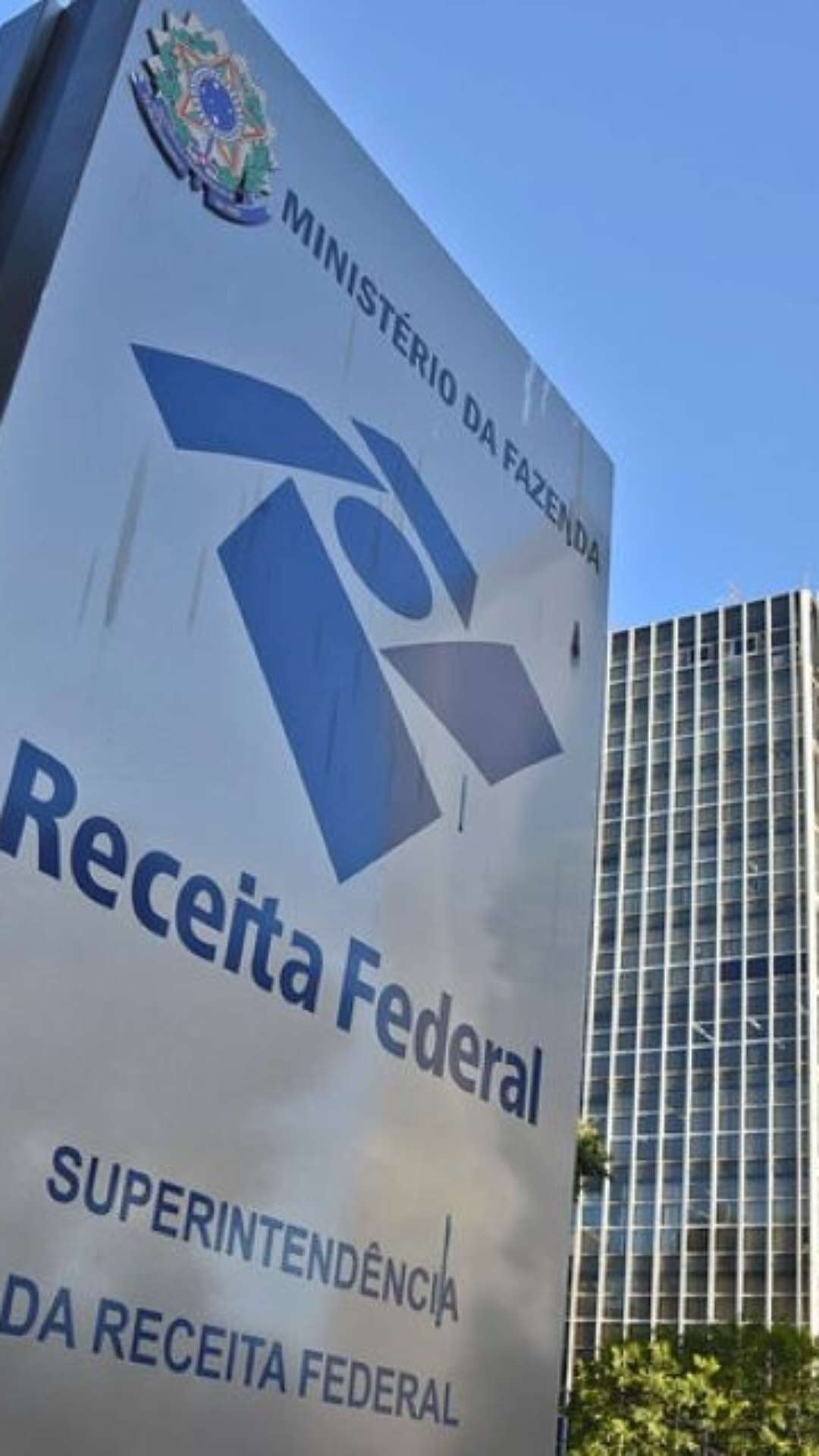 Receita Federal notifica mais de 3 mil empresas