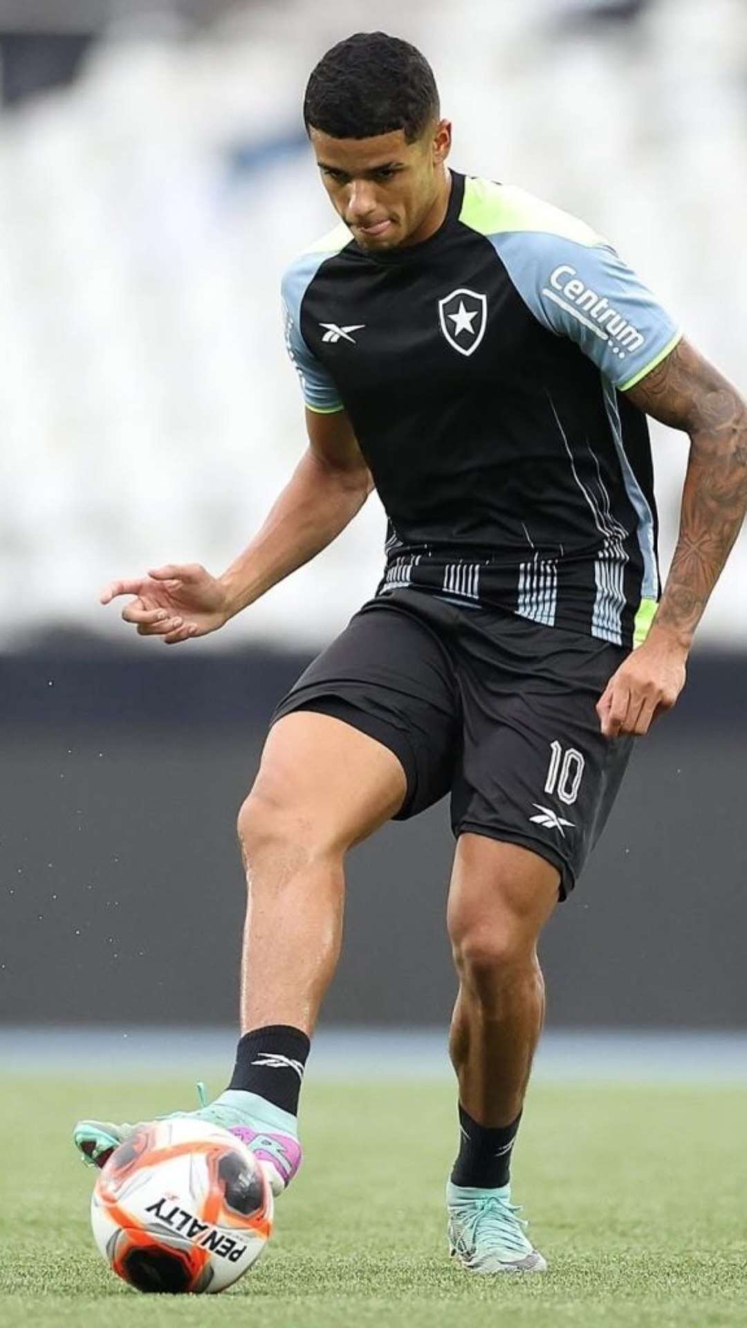 Depois de uma estreia decepcionante, Botafogo busca dar a volta por cima contra a Portuguesa-RJ