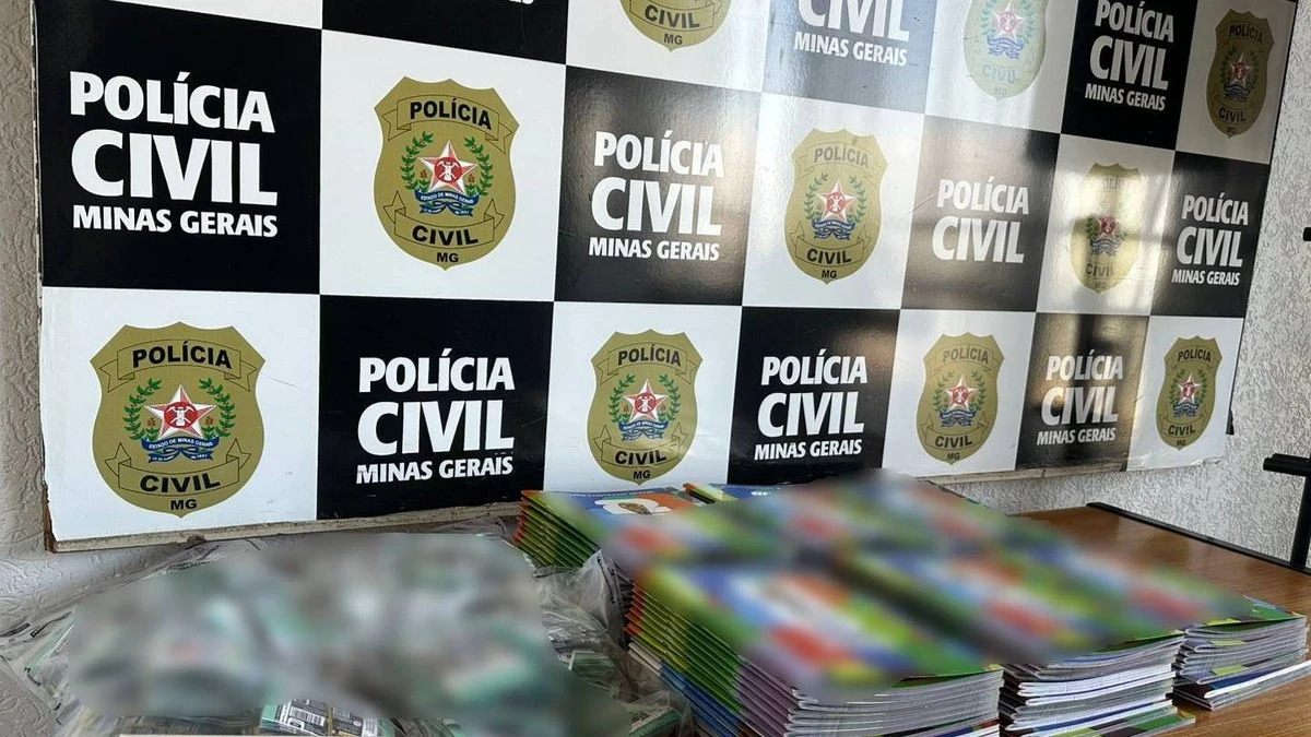 Figurinhas falsas da Copa do Mundo são apreendidas em MG