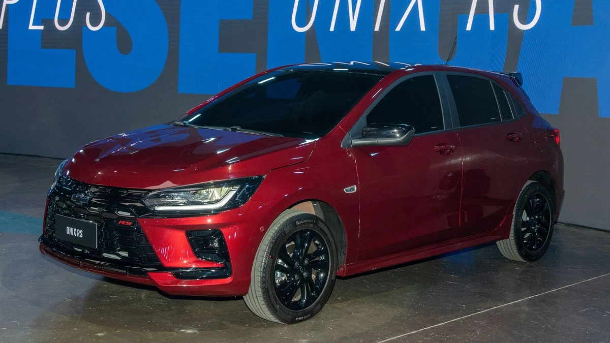 Chevrolet Onix e Onix Plus ganham novo visual e cockpit digital