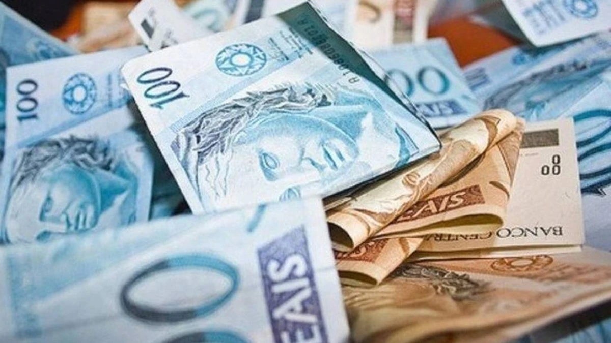 Governo federal prevê salário mínimo de R$ 1.630,00 em 2026