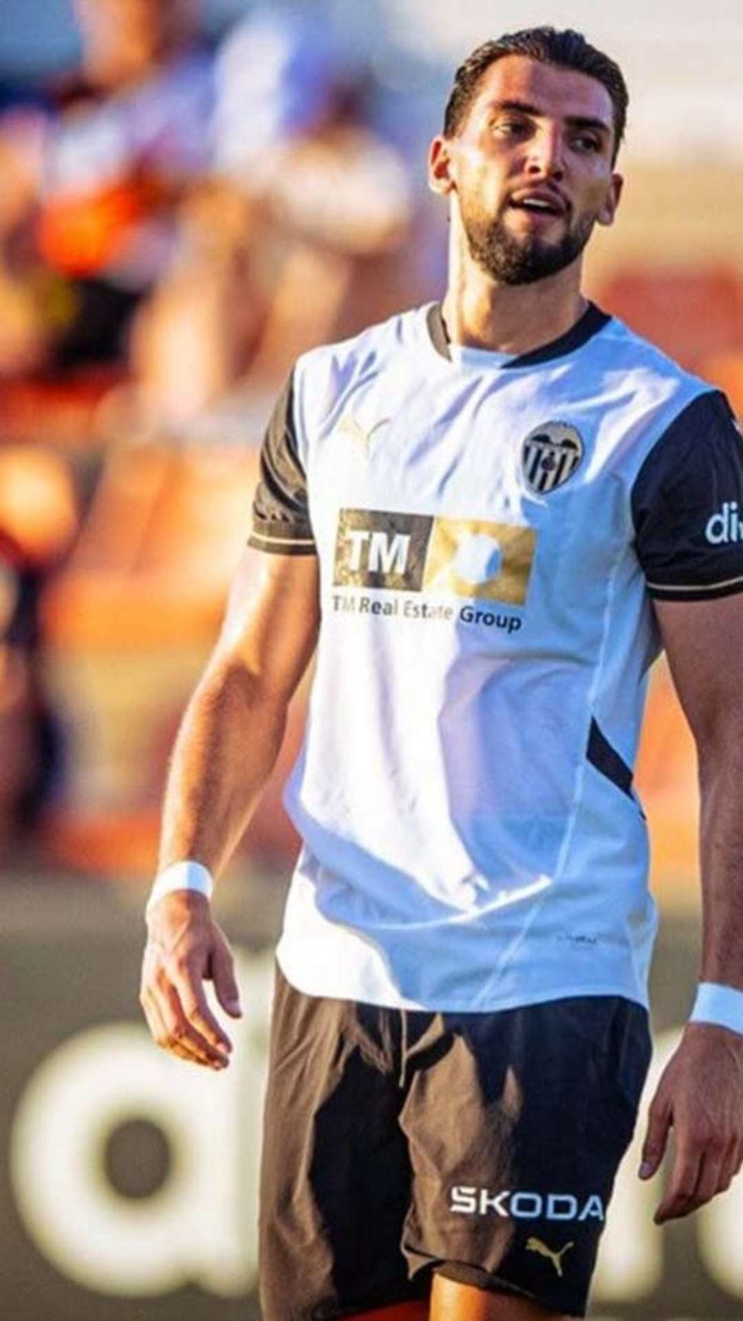 Após alegações de agressão sexual, Valencia inicia ação disciplinar contra Rafa Mir