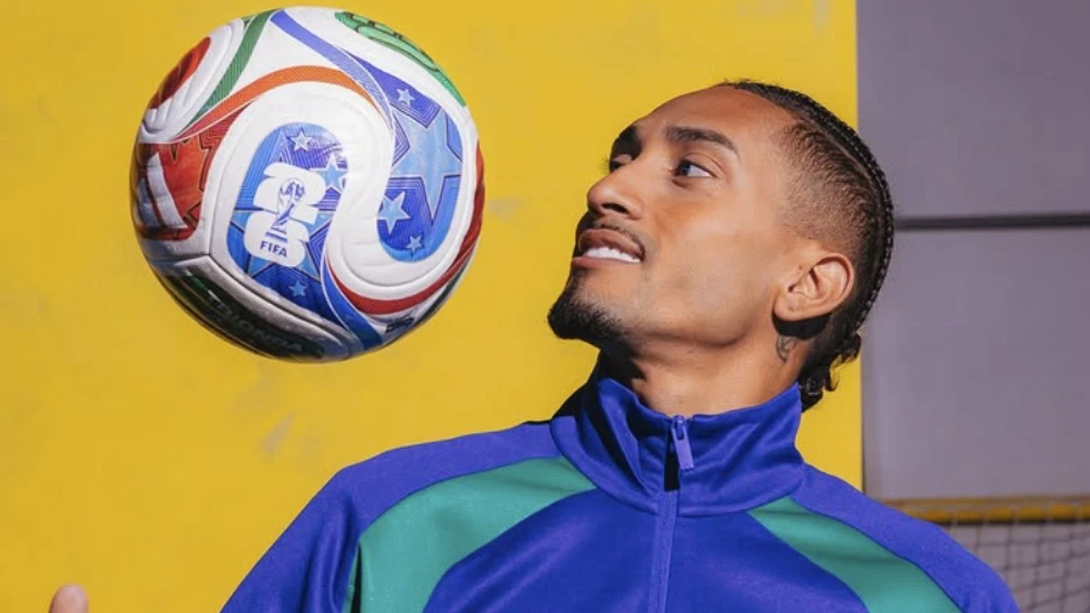 Não curtiu! Raphinha rebate exclusão do time de melhore do ano