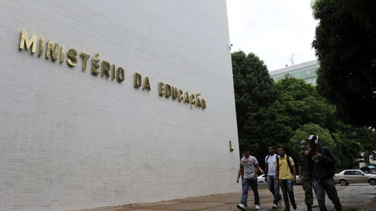 Governo aumenta bloqueio nos institutos federais para R$ 208 milhões