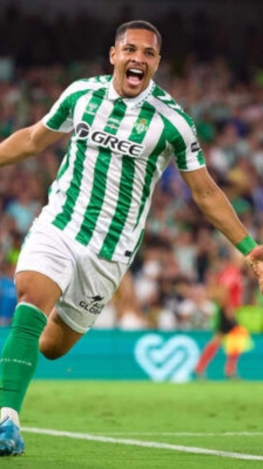 Vitor Roque diz estar mais feliz no Betis: ‘Fiquei seis ou sete meses sem sorrir’