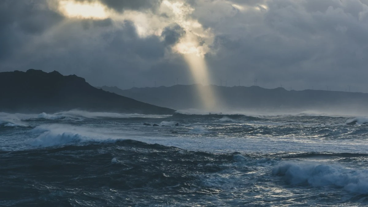 Marinha alerta para ondas de 2,5 metros entre RS e SC