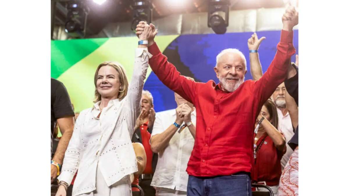 Lula escolhe Gleisi Hoffmann para assumir Relações Institucionais