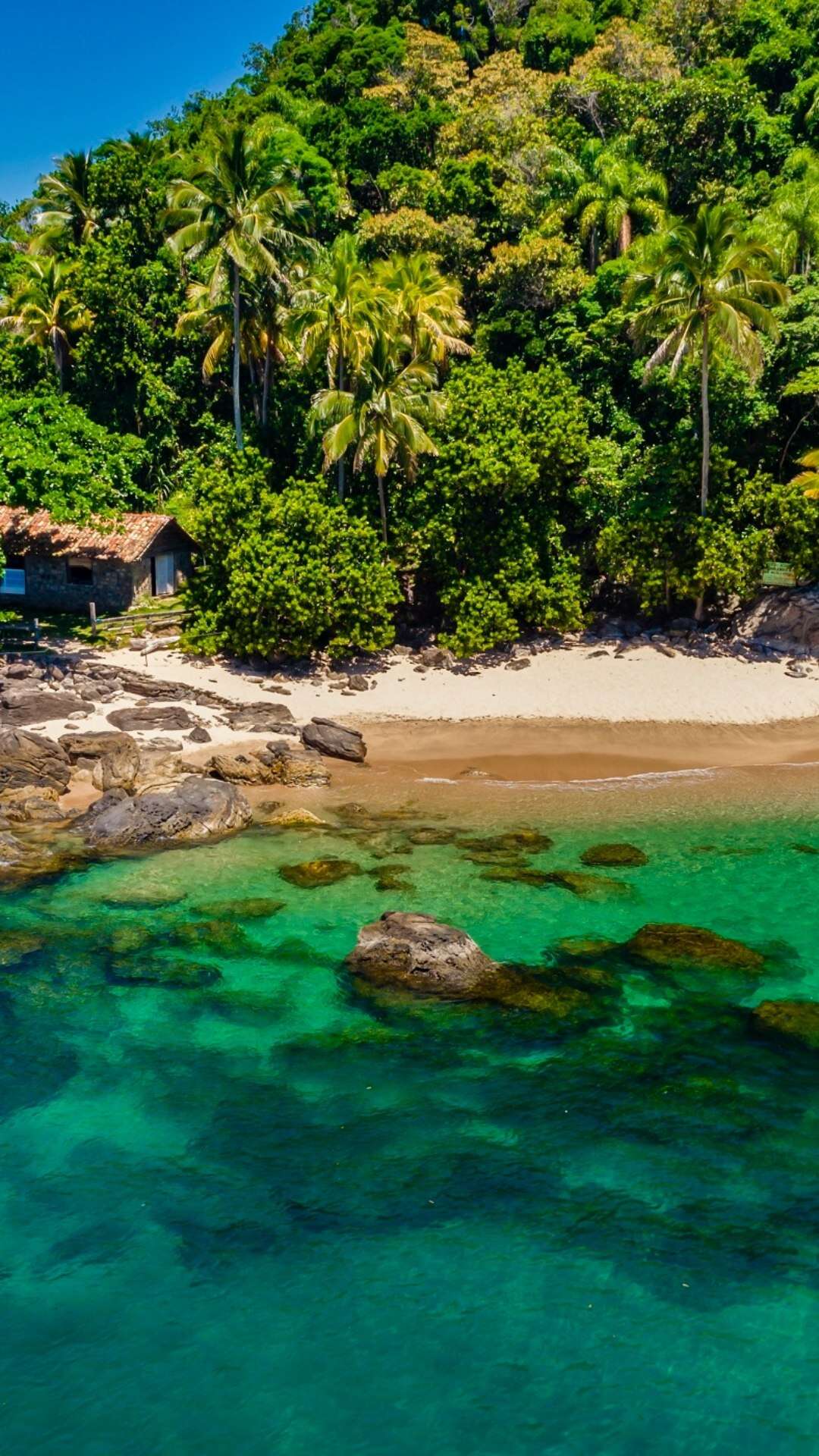 5 praias escondidas no litoral de SP que você precisa conhecer