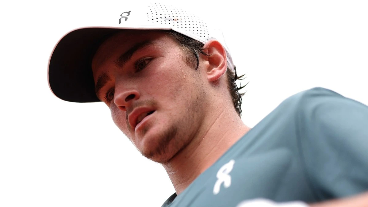 João Fonseca estreia com vitória sobre francês em Roland Garros