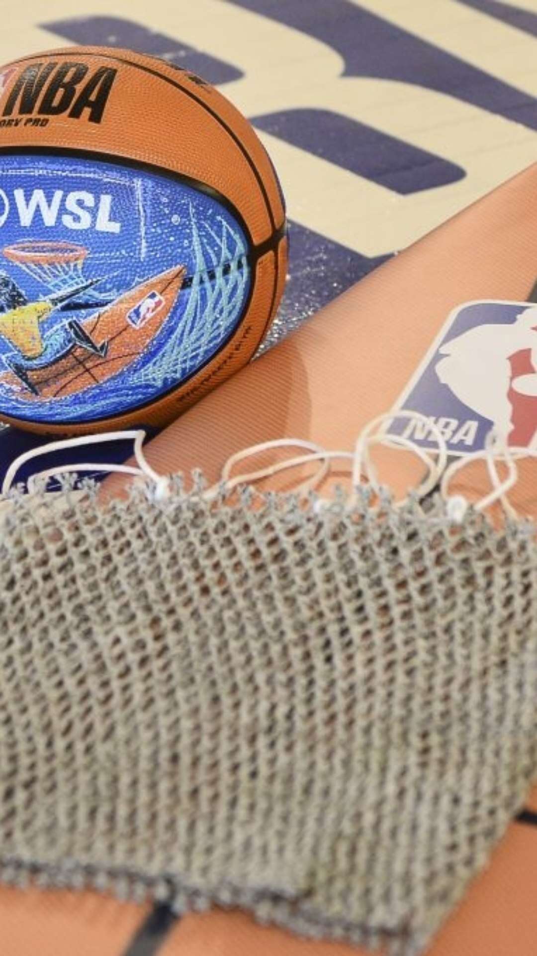 NBA e WSL transformam redes de pesca em cestas de basquete no Brasil