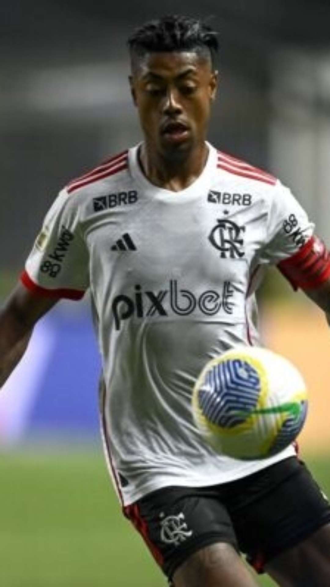 Bruno Henrique diz que Filipe Luís cobrou seriedade ao Flamengo