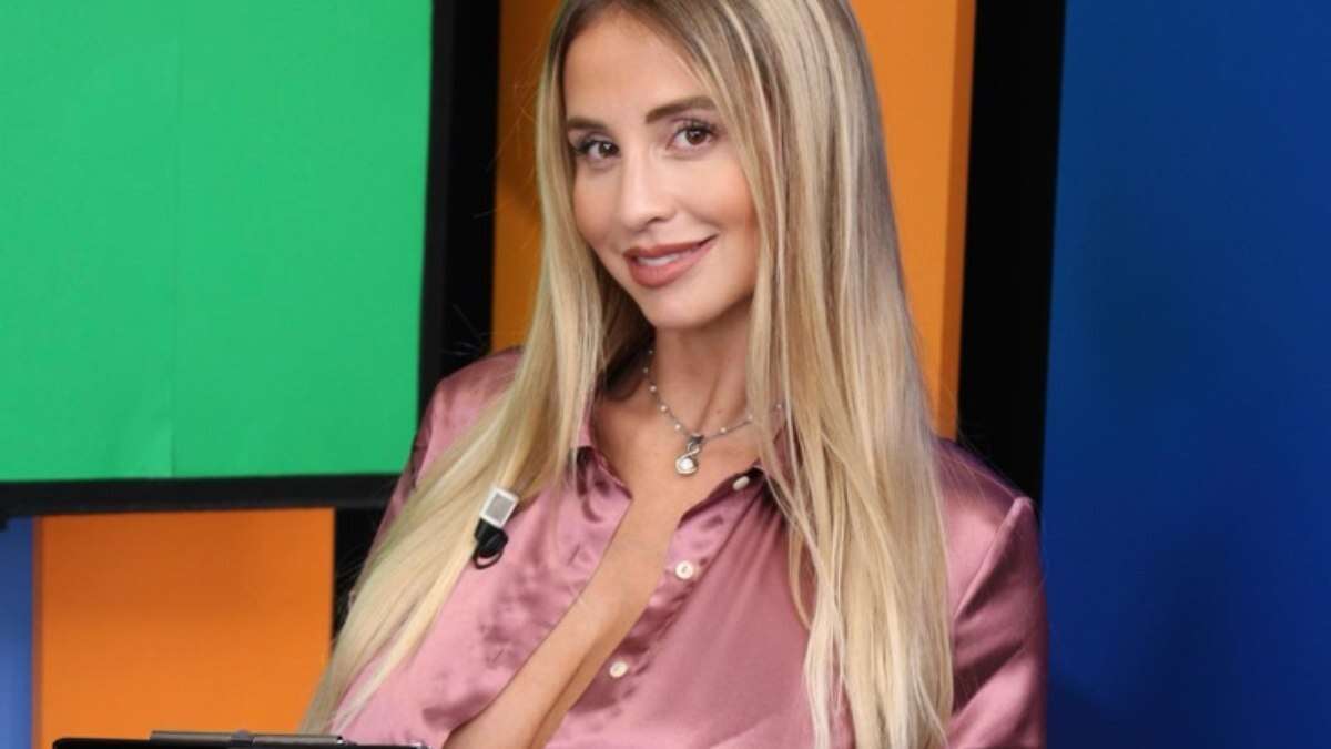 Apresentadora esportiva que faz sucesso com fotos ousadas revela seu clube de coração