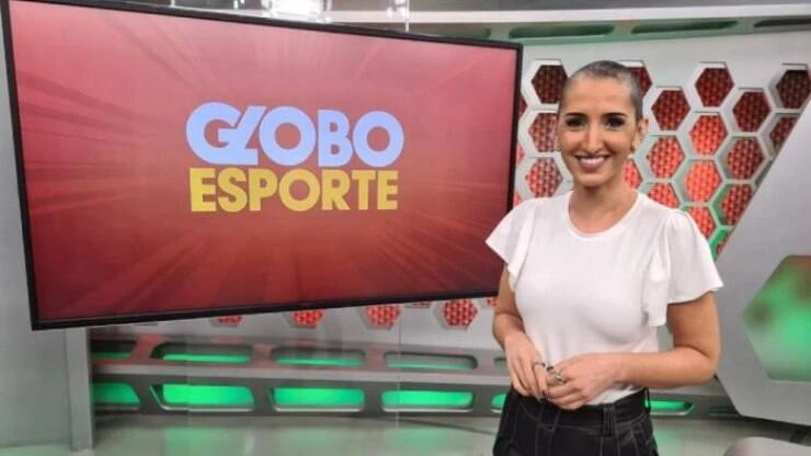 Com câncer, apresentadora do Globo Esporte faz programa sem peruca; veja