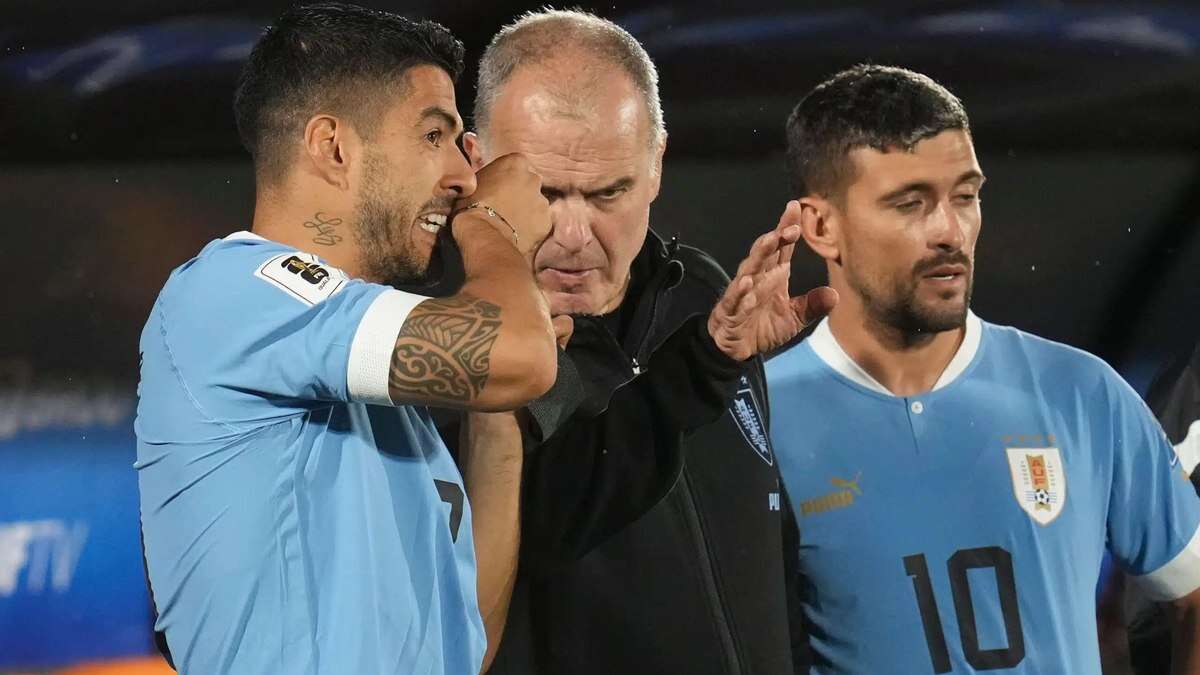 Suárez detona Bielsa, técnico da seleção uruguaia: 'Sequer nos cumprimenta'