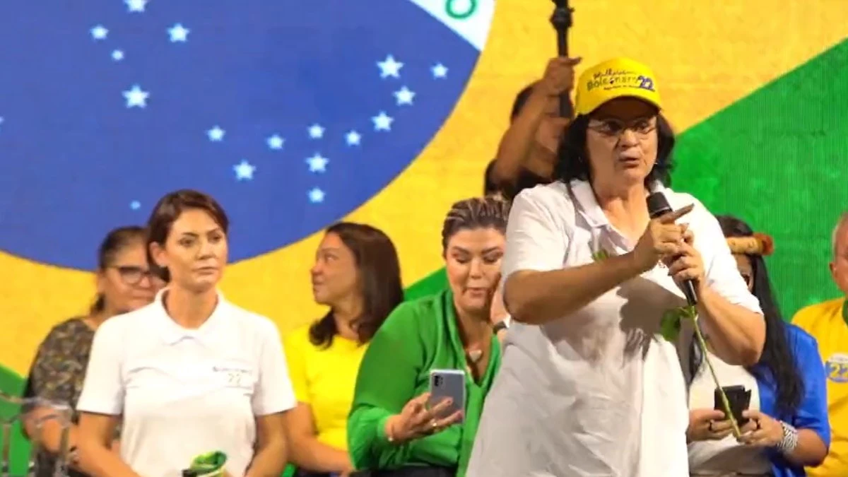 Michelle Bolsonaro cancela viagem com Damares após operação da PF
