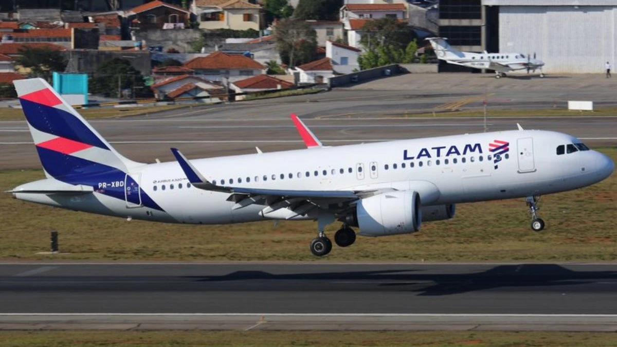 Avião é impedido de decolar e causa caos em Congonhas