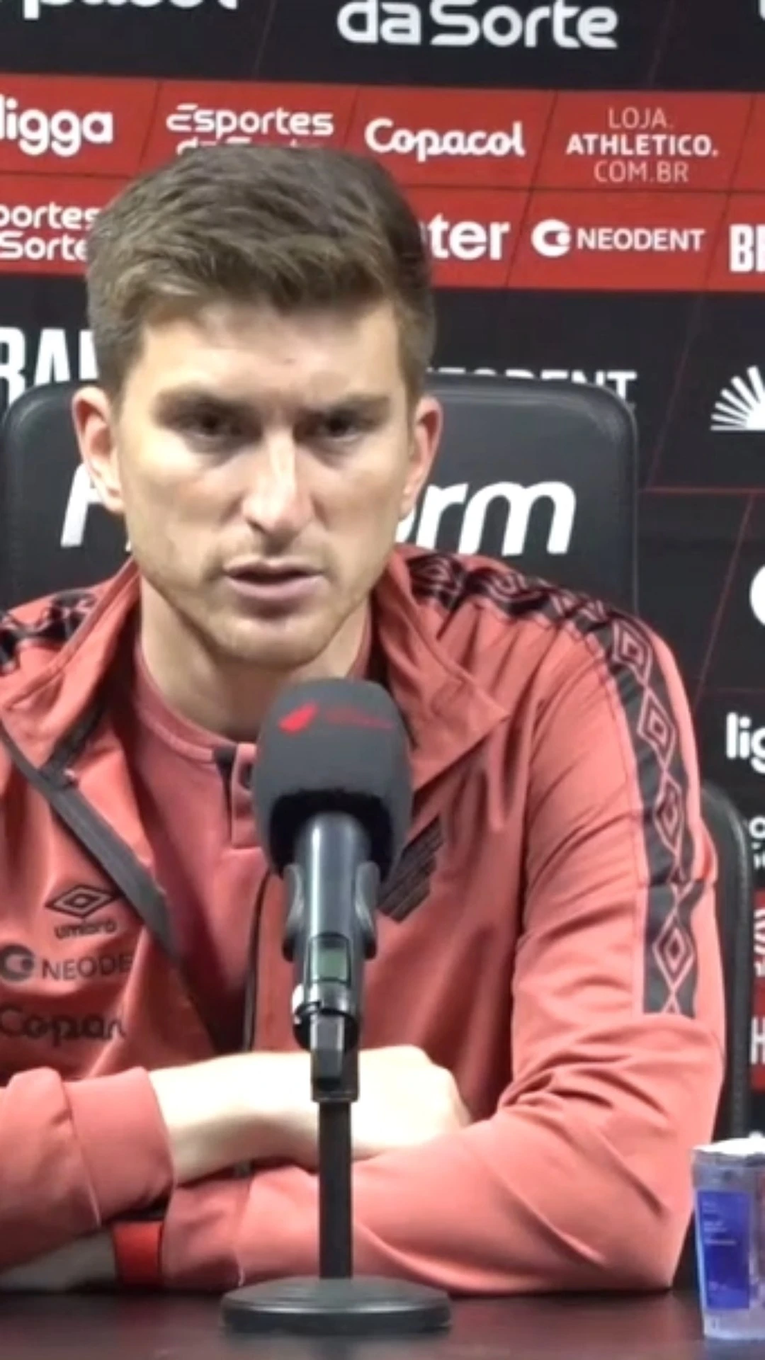 Após Athletico sofrer virada do Vasco, Varini aponta derrota “por detalhes”