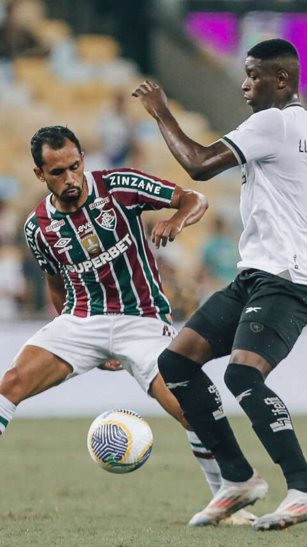 Polivalente, Lima supera críticas e tem se firmado como titular do Fluminense