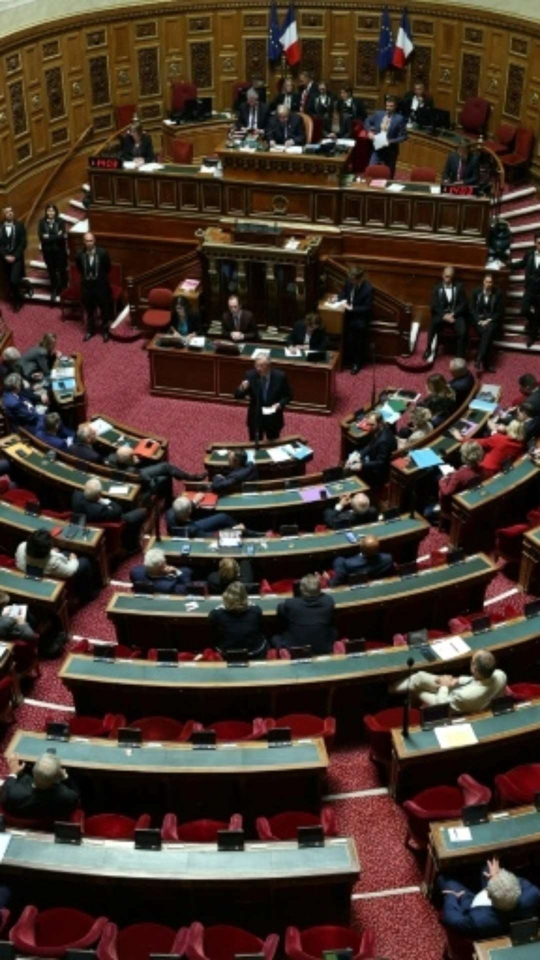 Assembleia francesa debaterá moções de censura contra o governo nesta quarta-feira