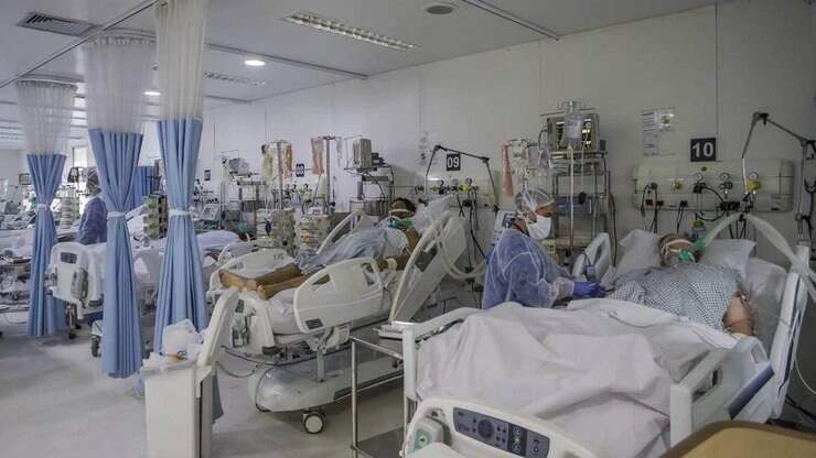 Brasil registra 597 mortes em 24h, menos de mil óbitos pelo 3°dia seguido