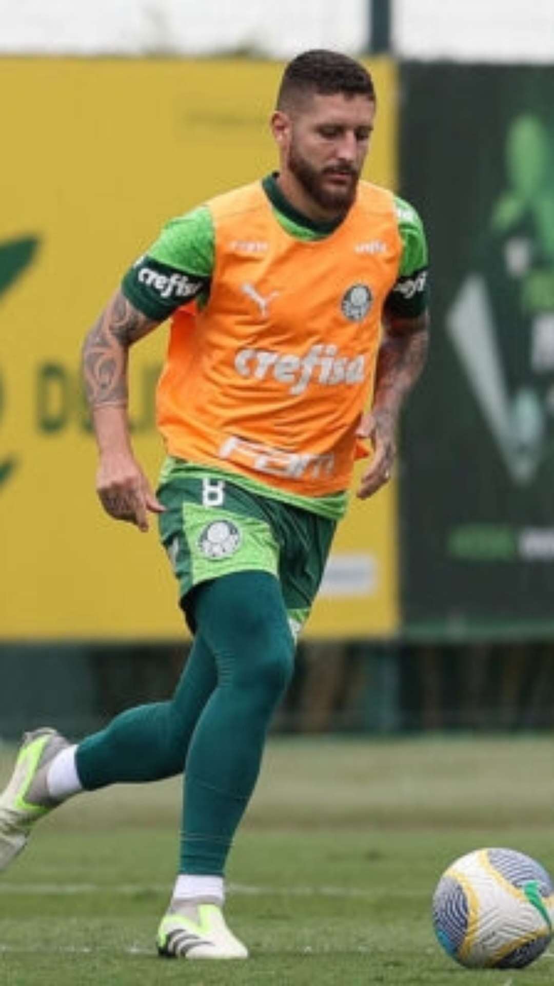 Zé Rafael segue com futuro indefinido no Palmeiras