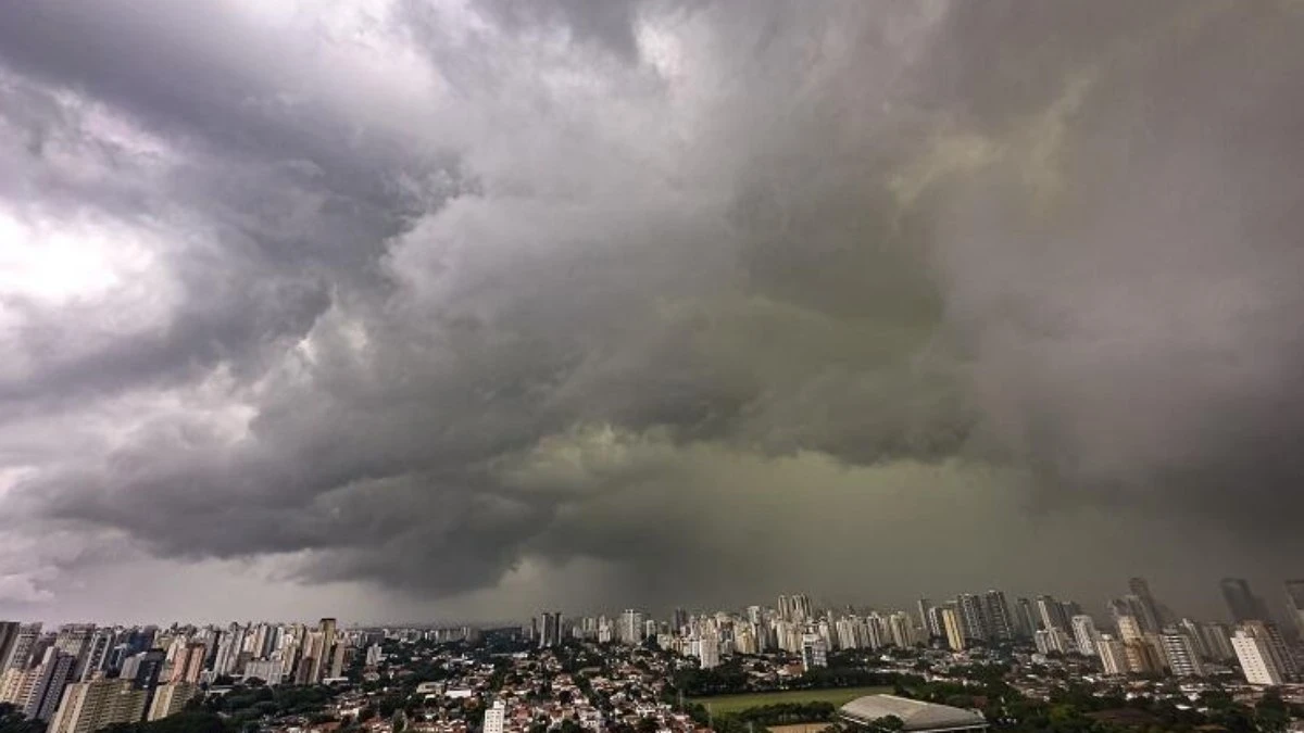 Ciclone extratropical chega ao Brasil amanhã; veja áreas afetadas