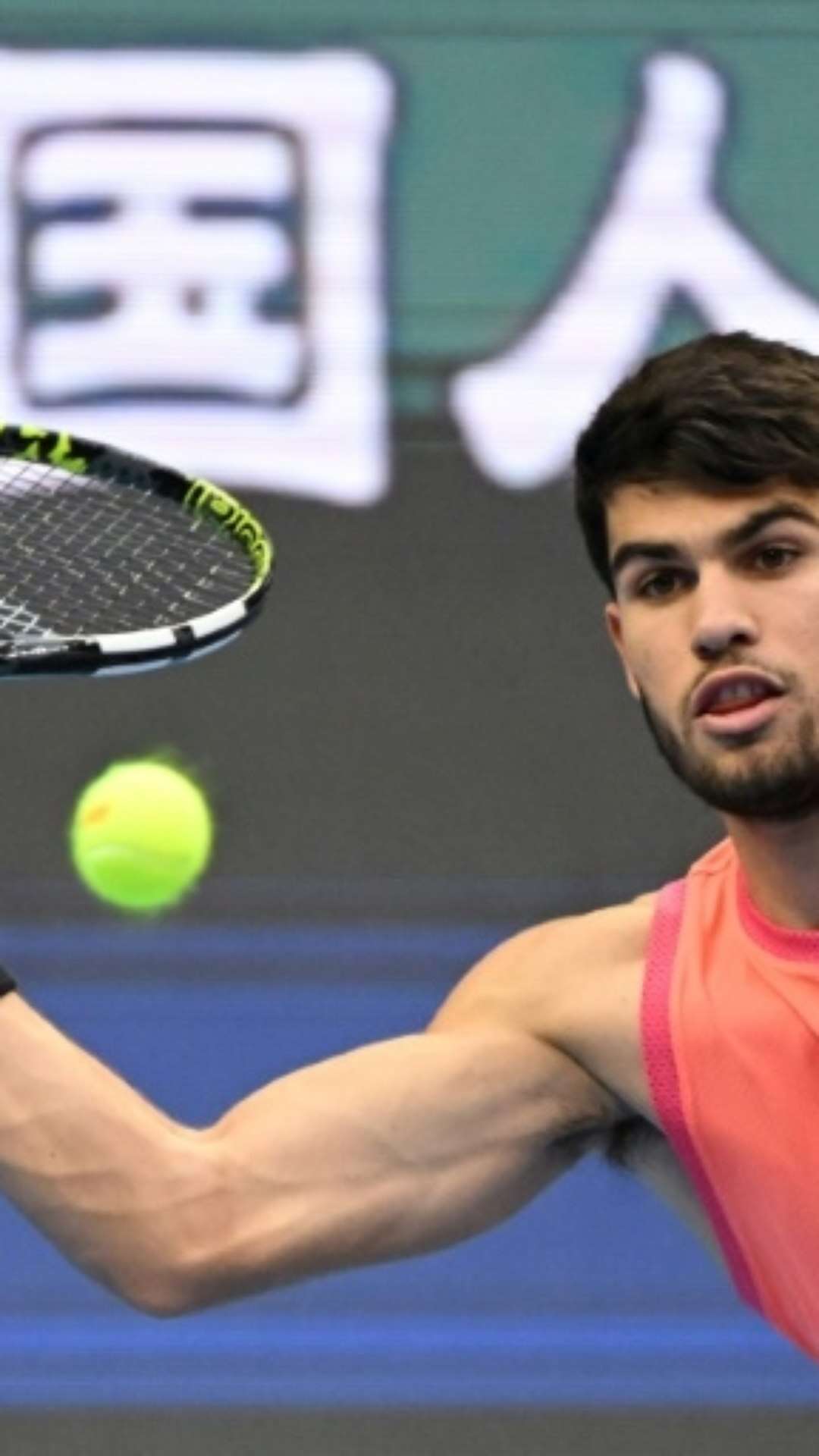 Alcaraz vence Khachanov e vai às semifinais do ATP 500 de Pequim