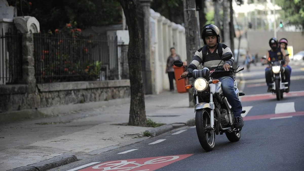 Justiça dá 90 dias para Prefeitura de SP regulamentar mototáxi