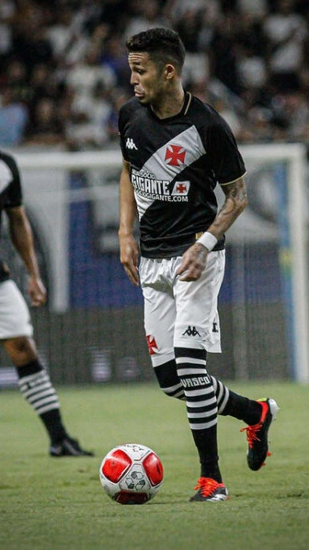 Vasco tem retorno de atacante, mas ganha desfalque por lesão