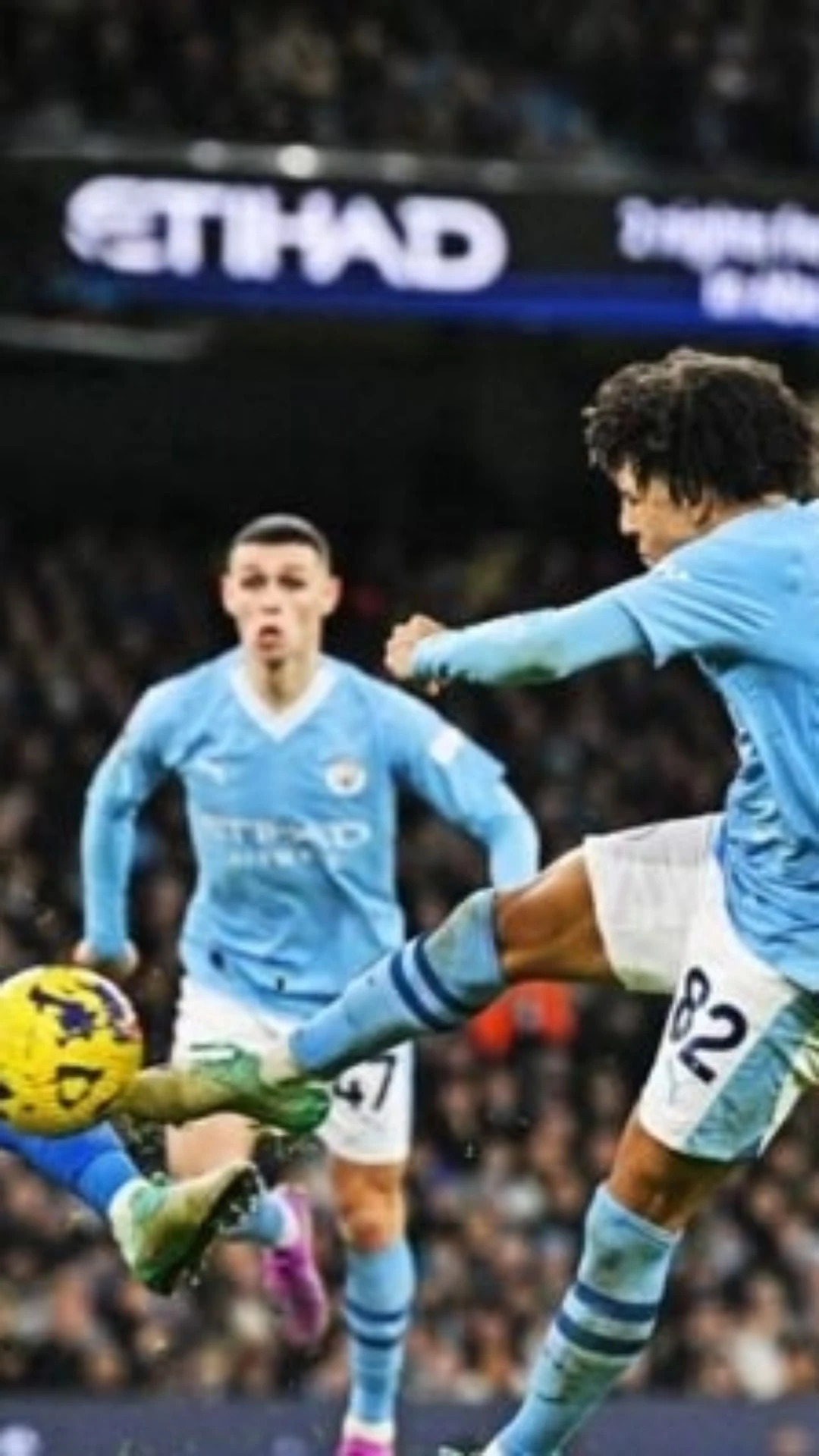 Inglês: Manchester City tropeça no último jogo antes do Mundial
