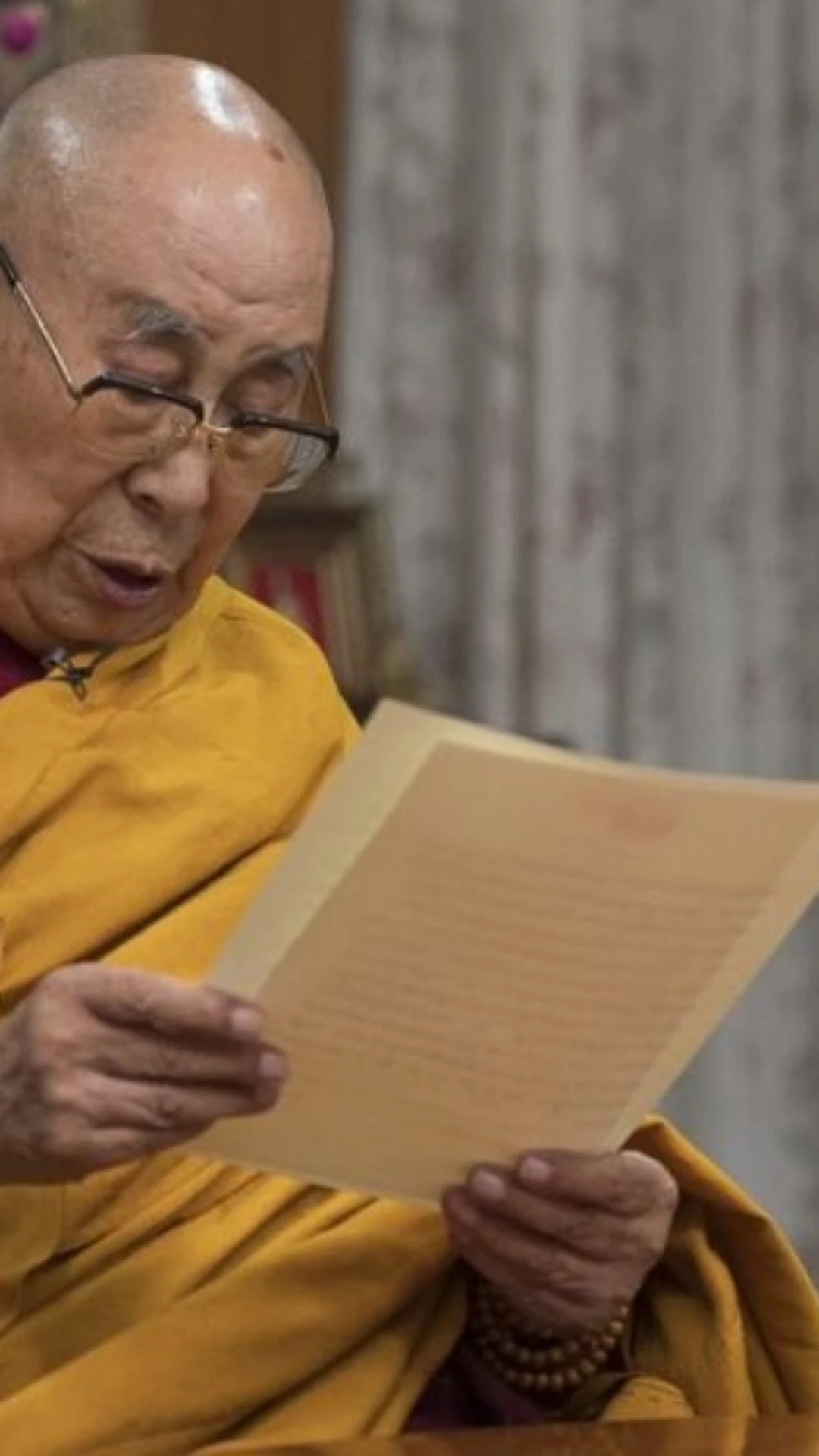 Escolha de sucessor do Dalai Lama está no foco de autoridades; entenda como é feita