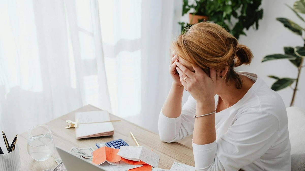 Crédito negado afeta 68% das mulheres brasileiras, aponta Serasa
