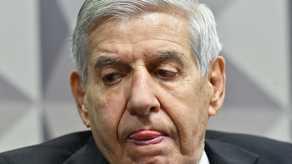 Heleno se exalta durante CPMI: “É pra ficar puto. Puta que o pariu!”