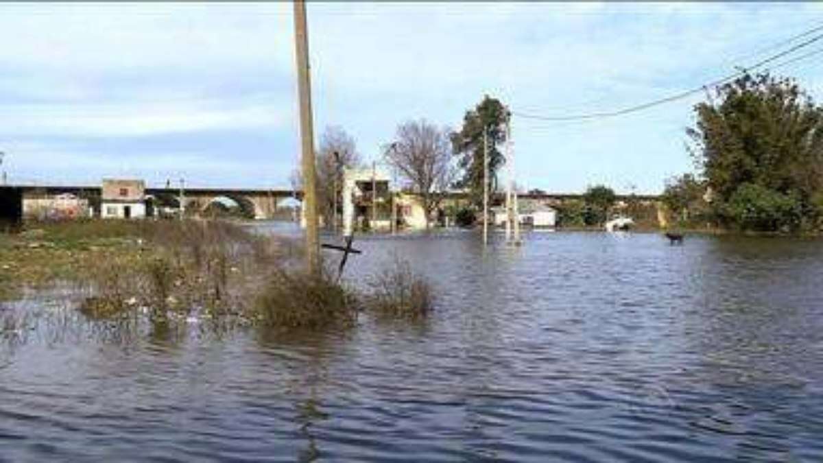 Tempestade atinge o Rio Grande do Sul e causa alagamentos; veja vídeos