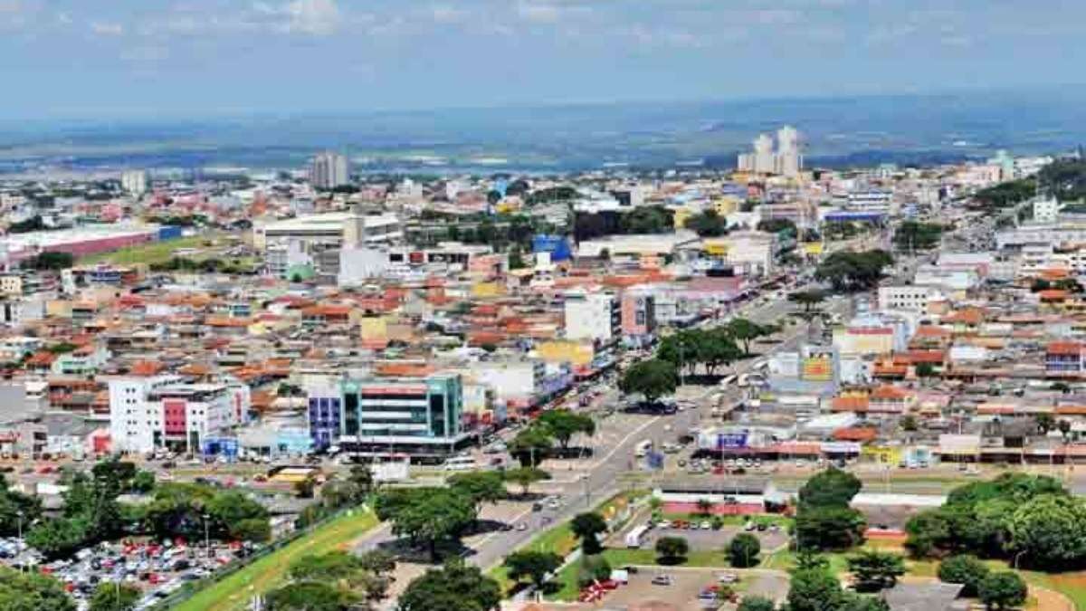 Favelas brasileiras têm mais pessoas negras e jovens que restante do país, revela Censo