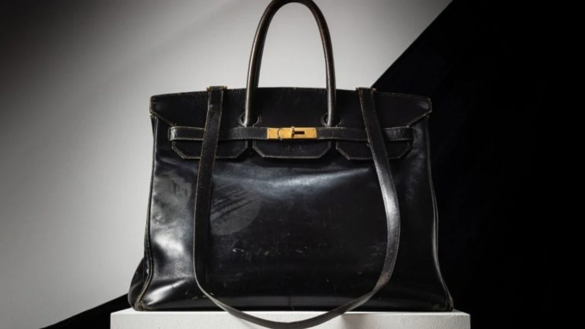 1ª bolsa Birkin é vendida por R$ 55 Mi em leilão histórico