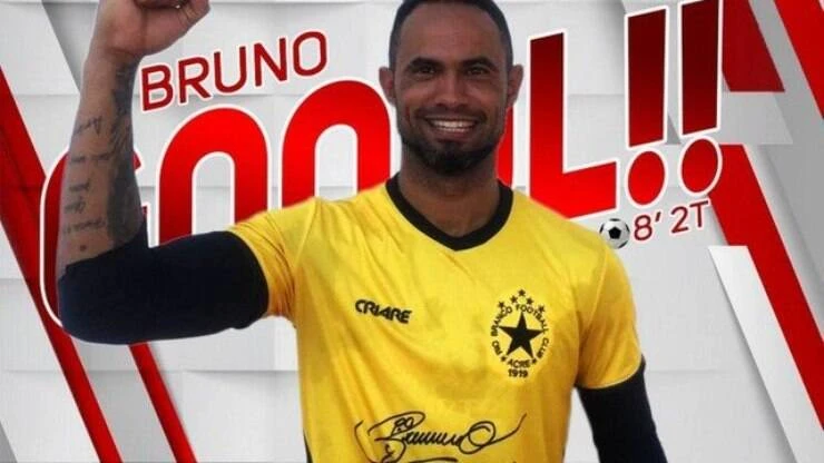 Rio Branco comemora gol do goleiro Bruno e revolta internet