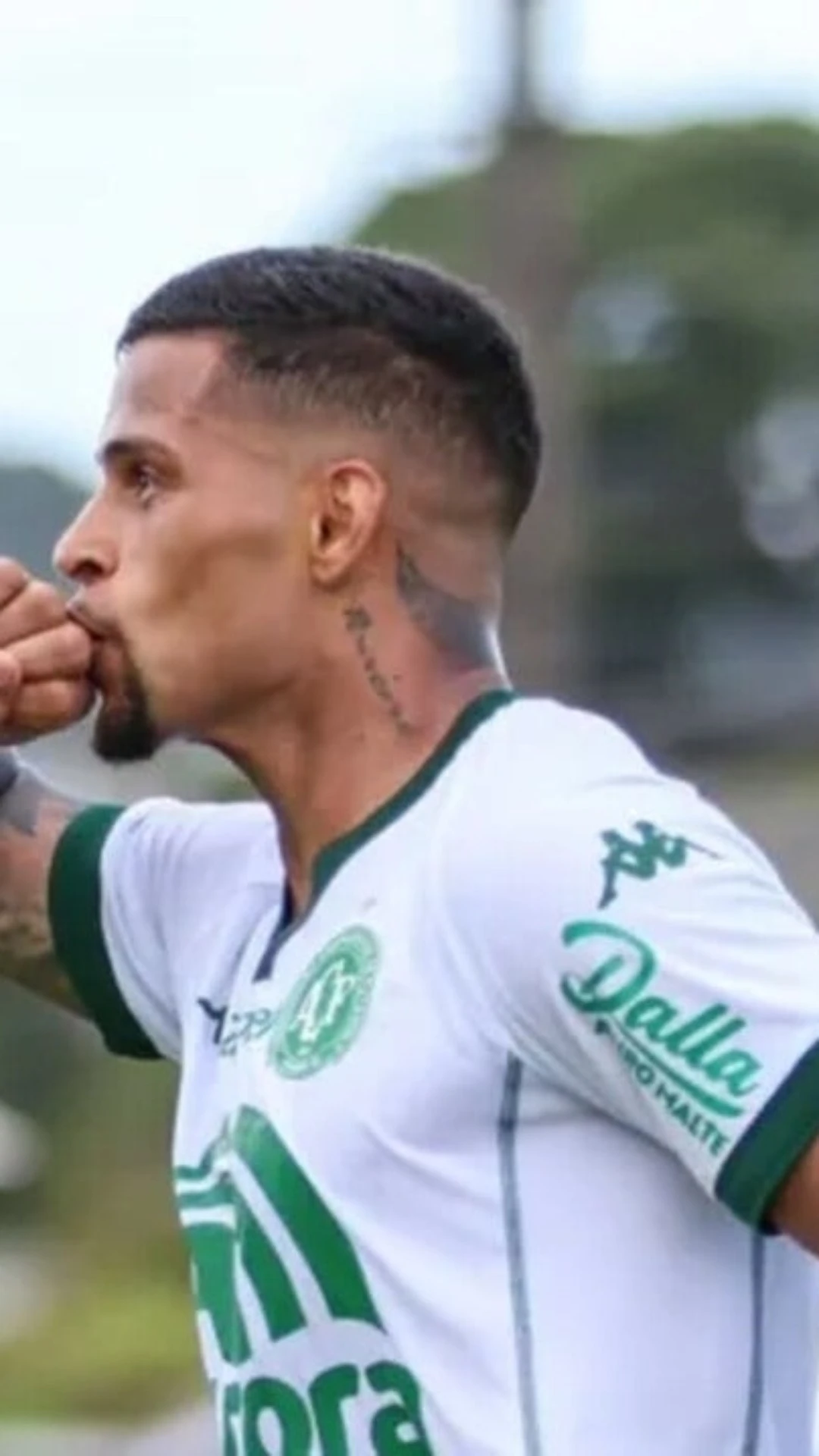 São Paulo confirma contratação do lateral-direito Maílton