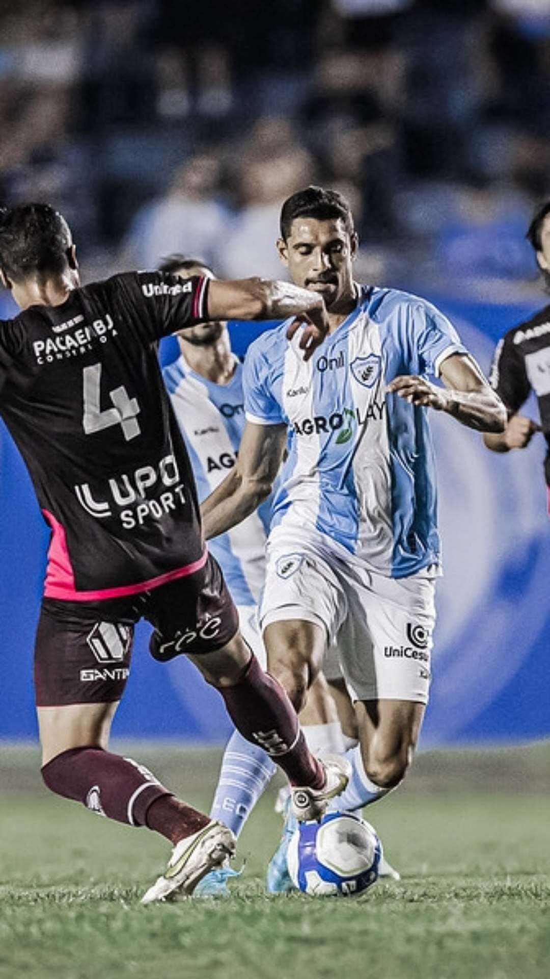 Em confronto direto, Londrina vence e ultrapassa a Ferroviária na briga pelo acesso para a Série B