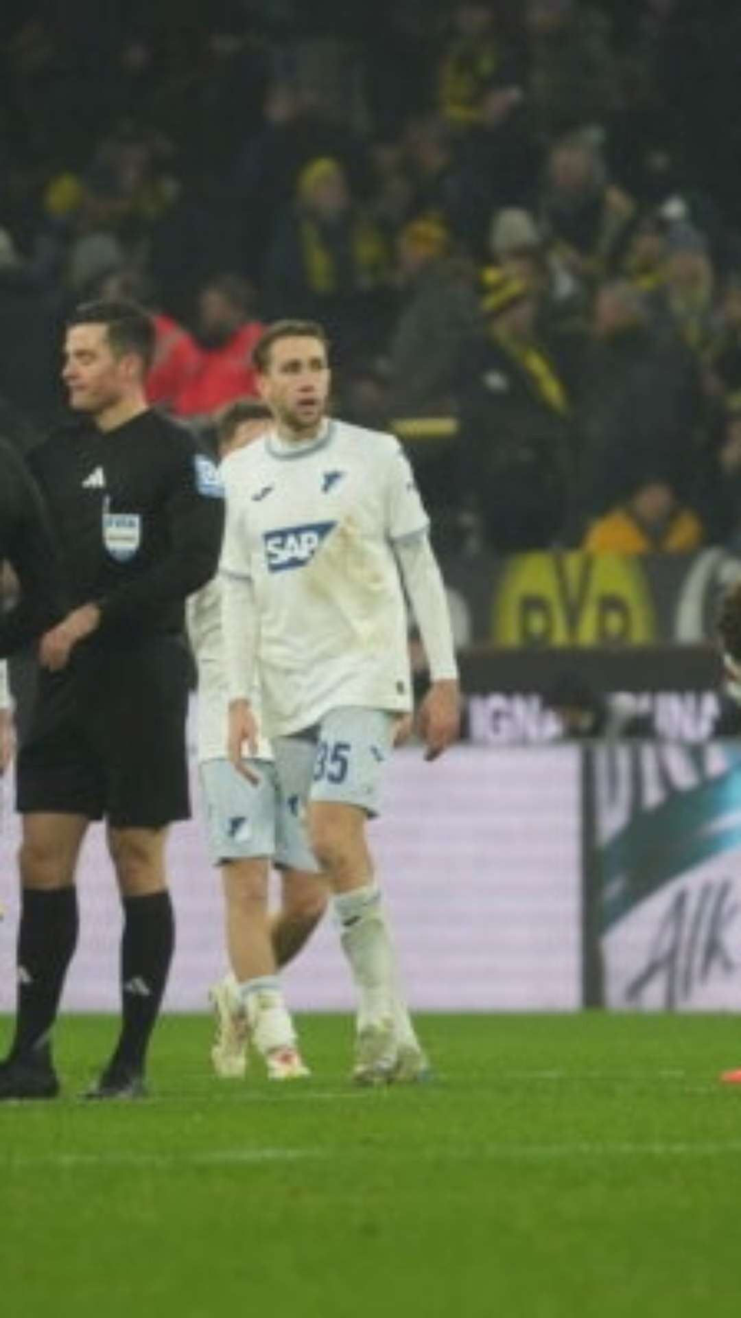 Brasileiro relata experiência de enfrentar o Borussia Dortmund no Signal Iduna Park