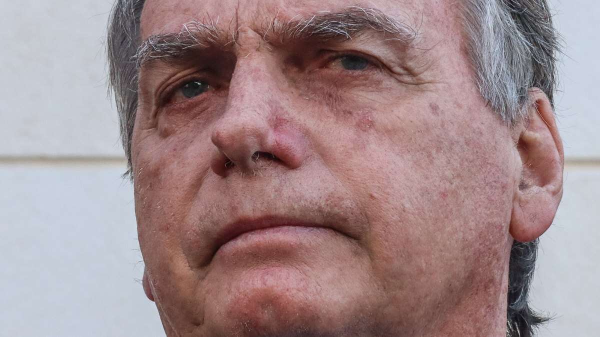 Sem confirmação de Jair Bolsonaro, Michele e Eduardo devem comparecer à posse de Trump