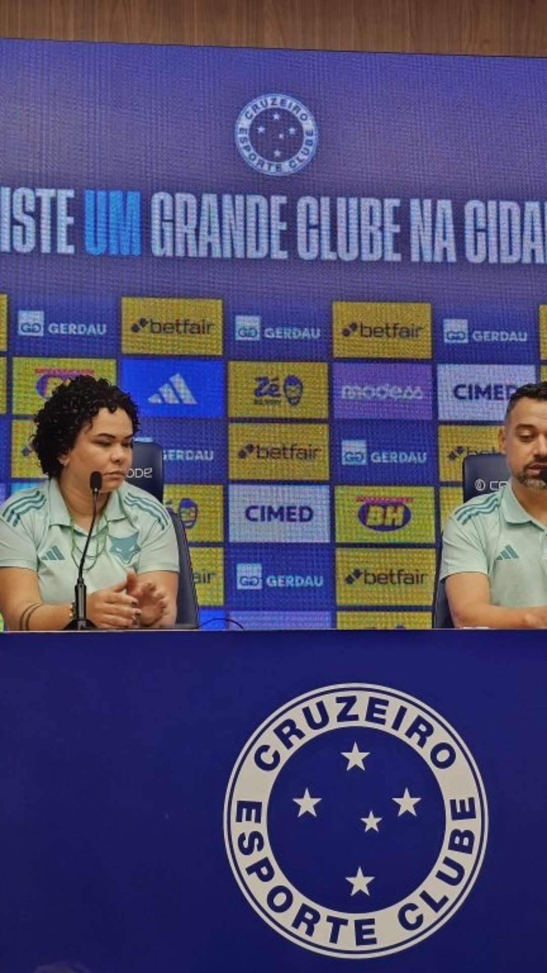 Em coletiva de apresentação, Cruzeiro Feminino fala sobre metas para 2025 e críticas a CBF