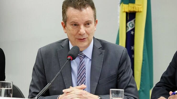 Russomanno faz humilhação e  responde por buscar 