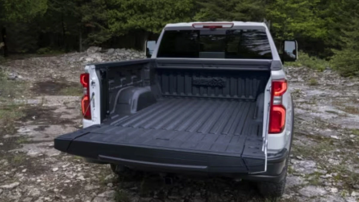 Silverado 2025 traz tampa Multi-Flex para ampliar versatilidade