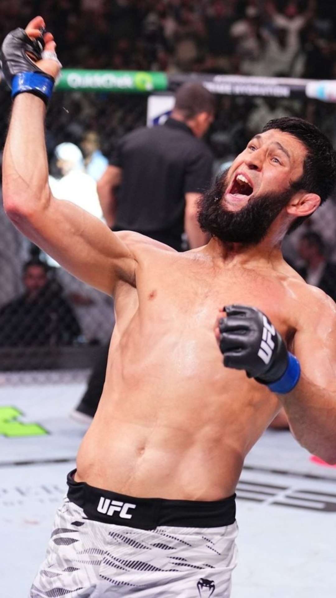 Chimaev espera por luta pelo cinturão no UFC, mas não descarta outros rivais